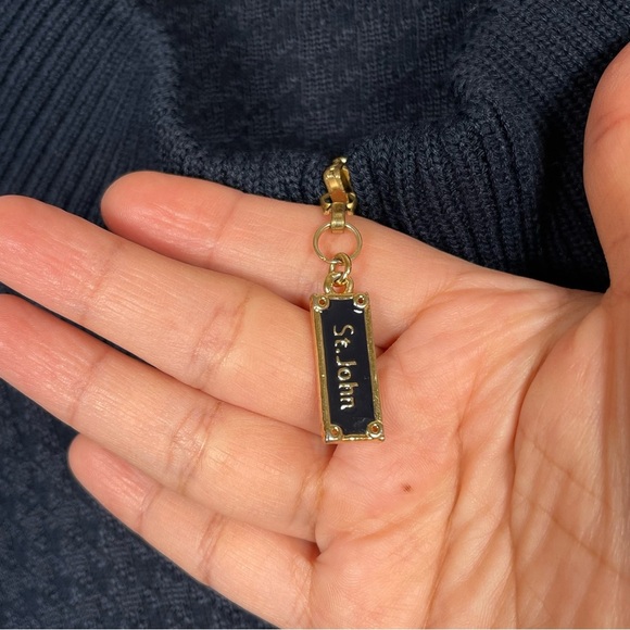 ST JOHN SPORT Loose fit Knit Sweater Size L Navy full zipper - Picture 11 of 15